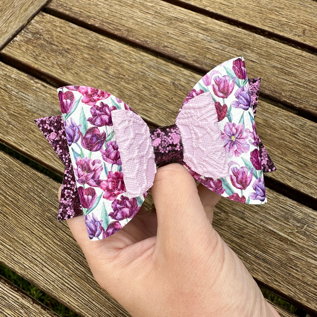 Winona Large Dolly bow