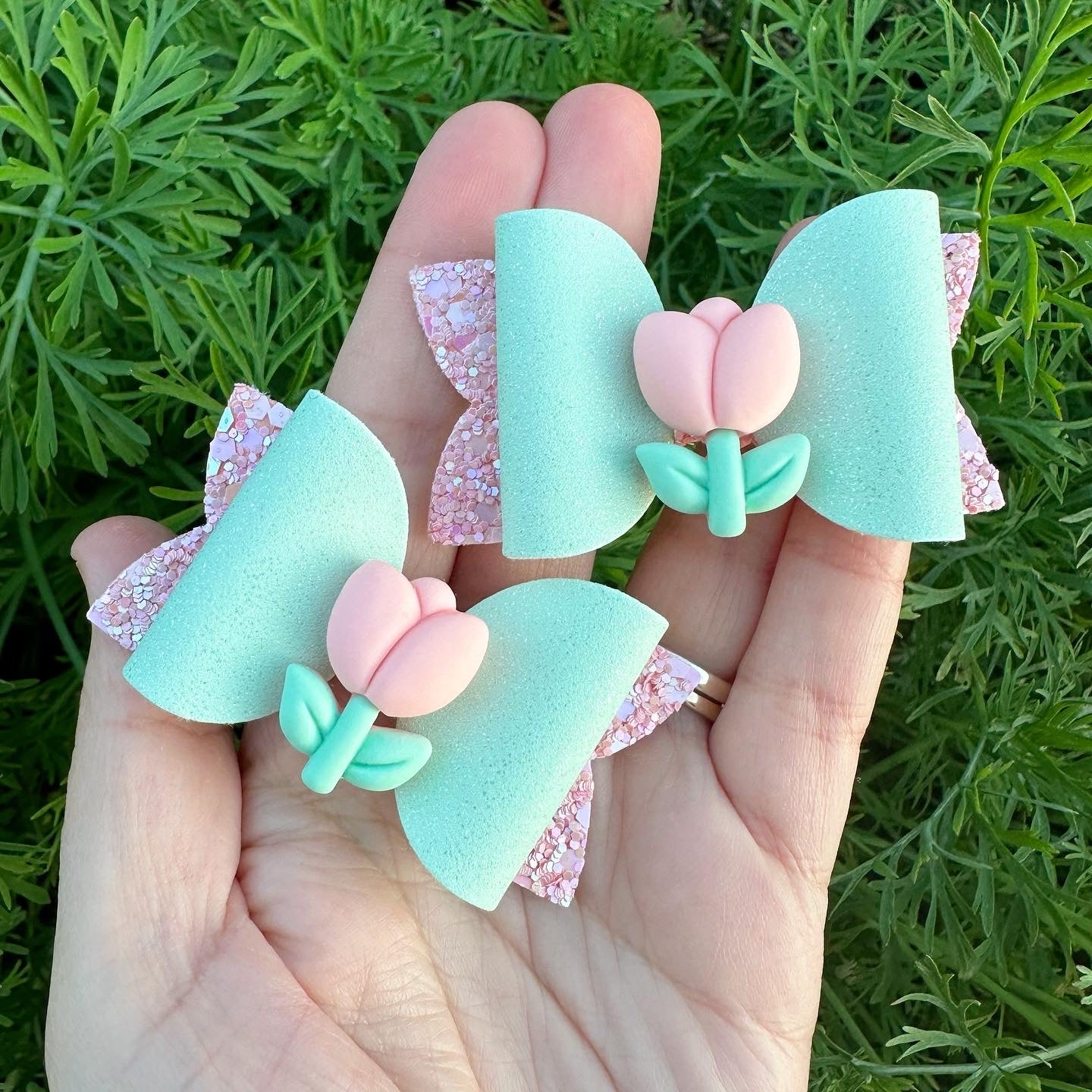 Tulip Embellished Mini Beauty bows