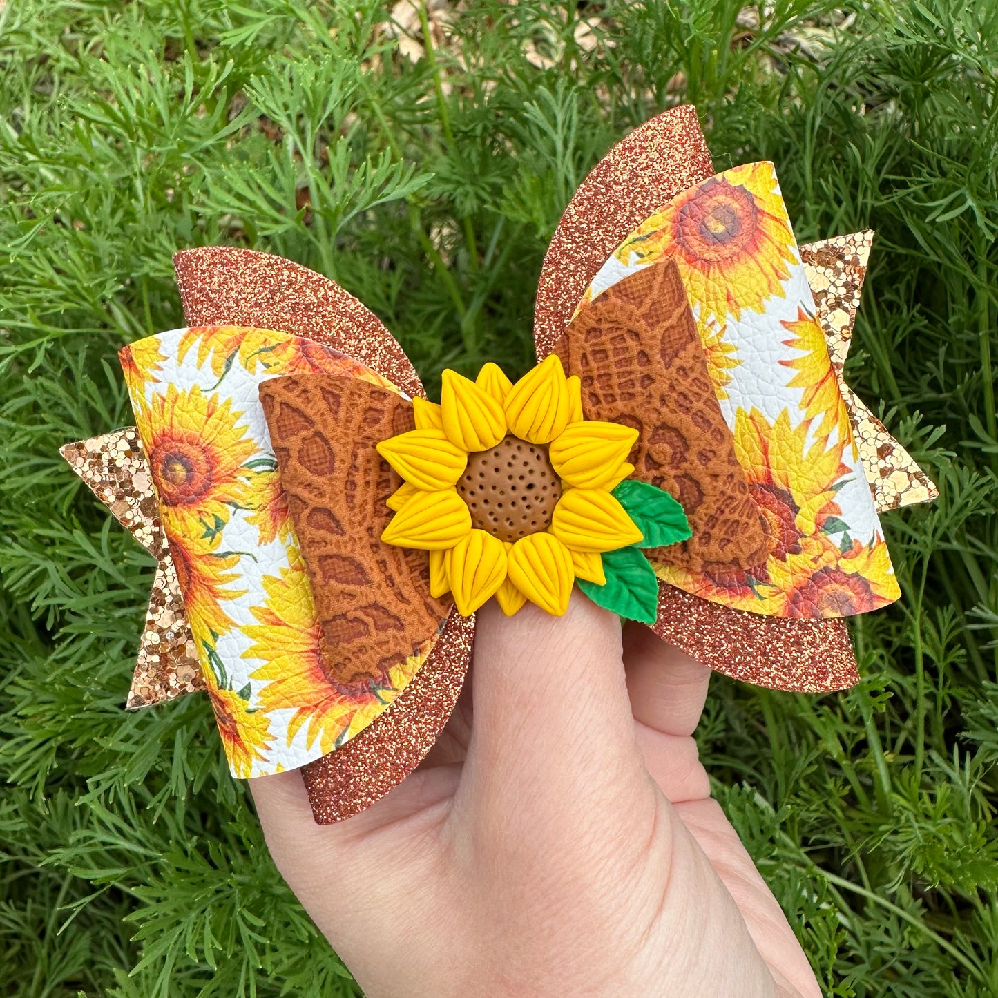 Sunflower Maria Clay Bow