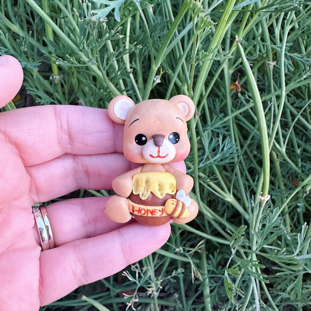 Honey Bear Clay Bow