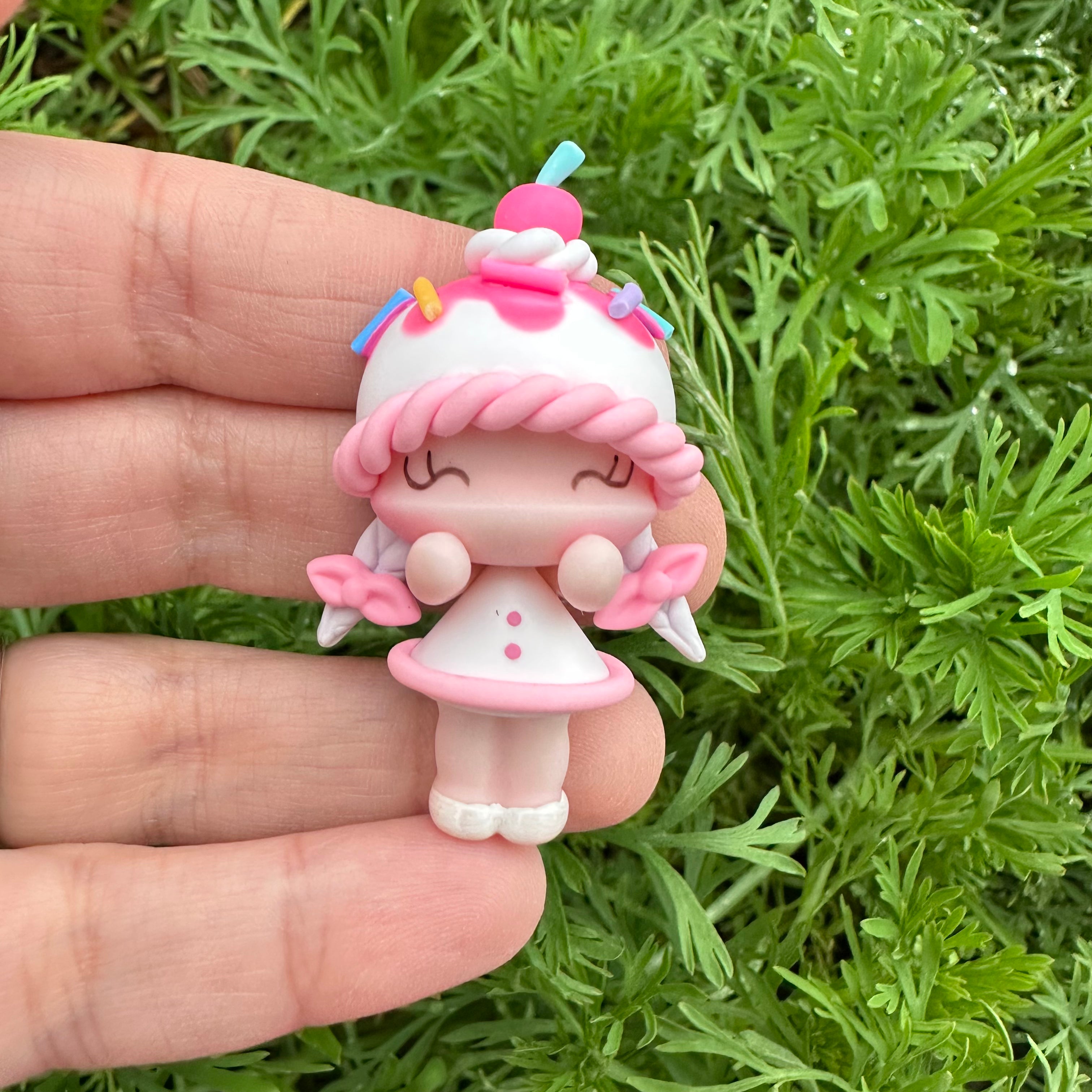 Custom Strawberry Shortcake Clay Bow – Bub&Bow