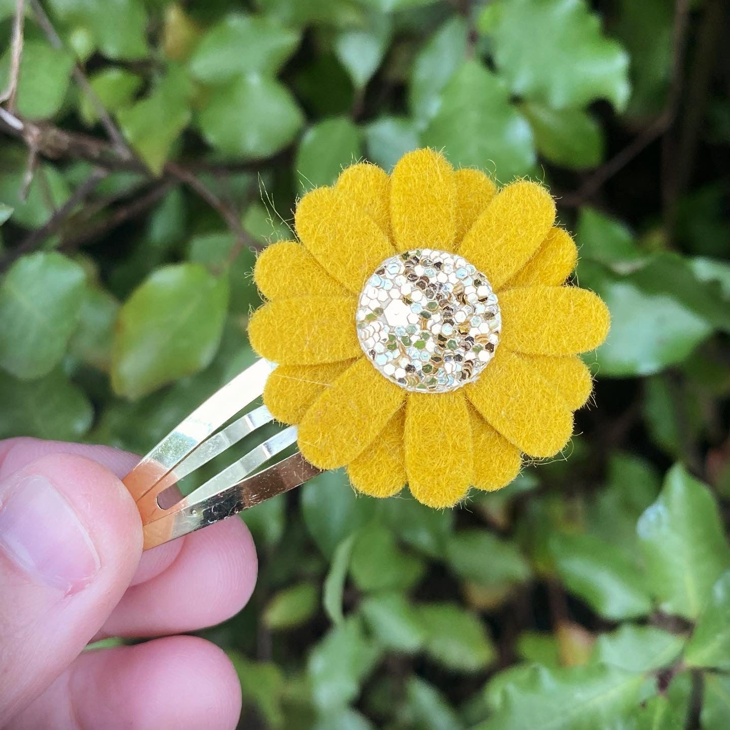 Felt Daisy Snap Clip (#70 Mustard)