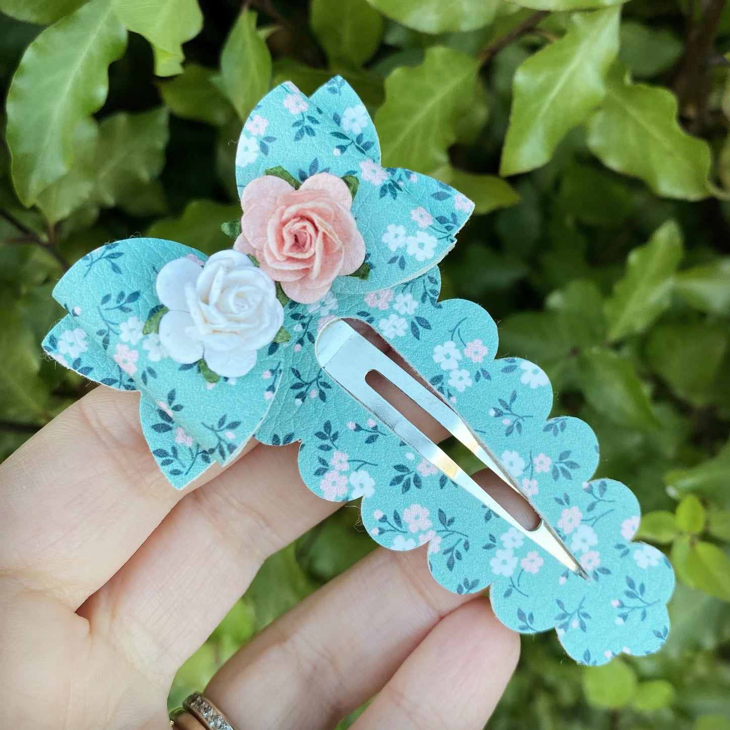 Ivy Floral Embellished Large Snap Clip