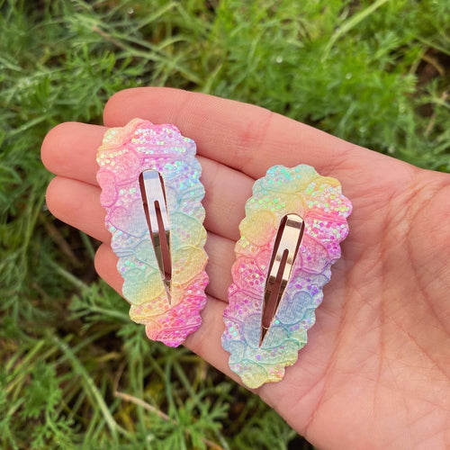 Rainbow Lace Scalloped Snap Clip