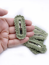 Load image into Gallery viewer, Crochet Snap Clip Pair (5 colours)