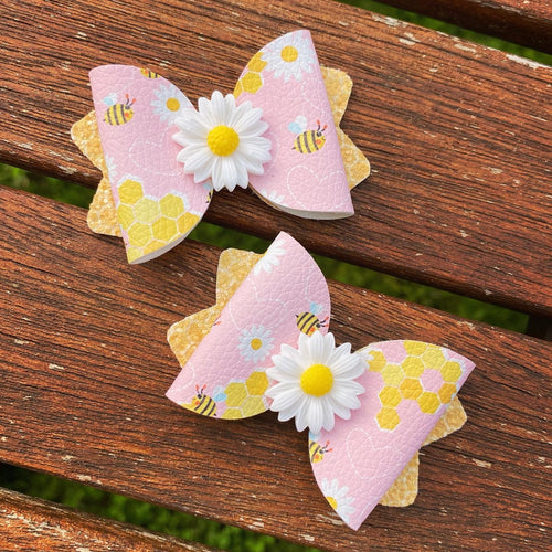 Bees & Daisies Kiarah Mini Piggy Clips