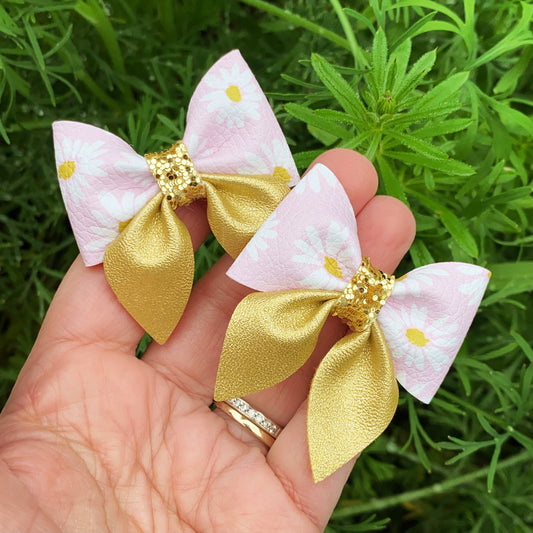 Pink Daisy Mini Sailor Bows