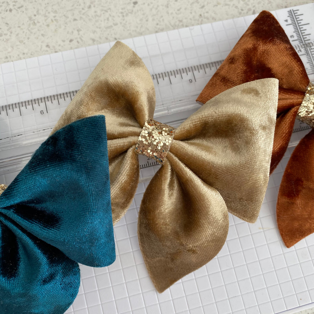 Crushed Velvet Sailor Bow