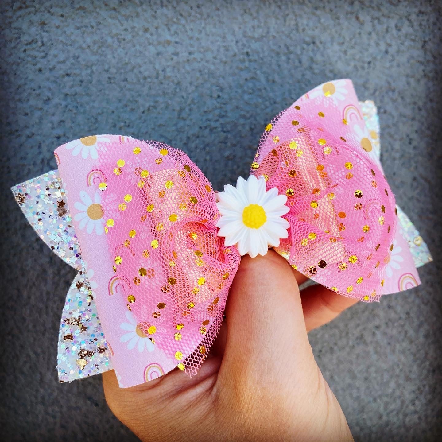 Daisy Tulle bow (12cm)