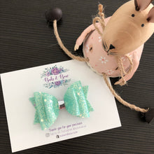 Load image into Gallery viewer, Dolly Glitter bow (mint)