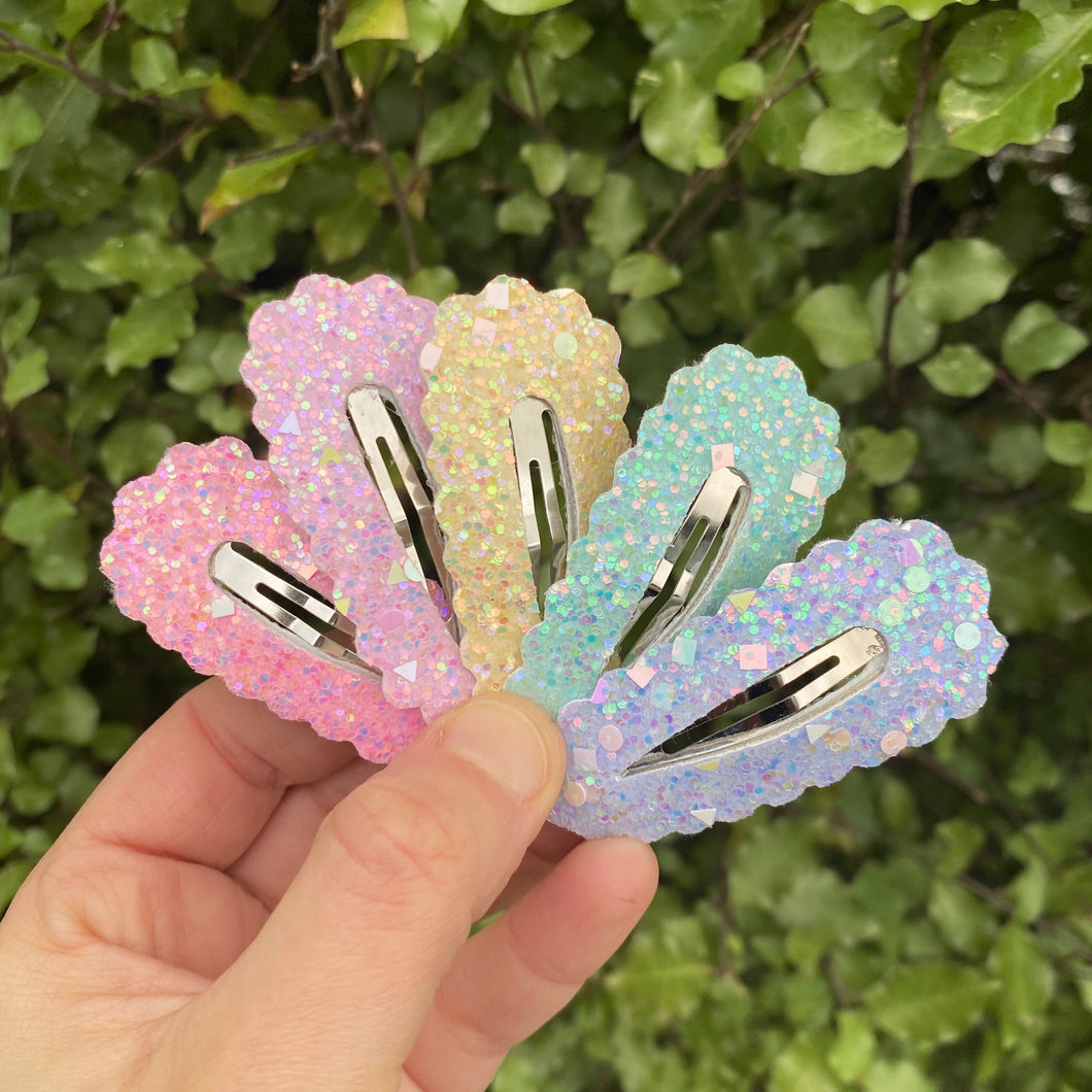 Dazzle Scalloped Snap Clip Set