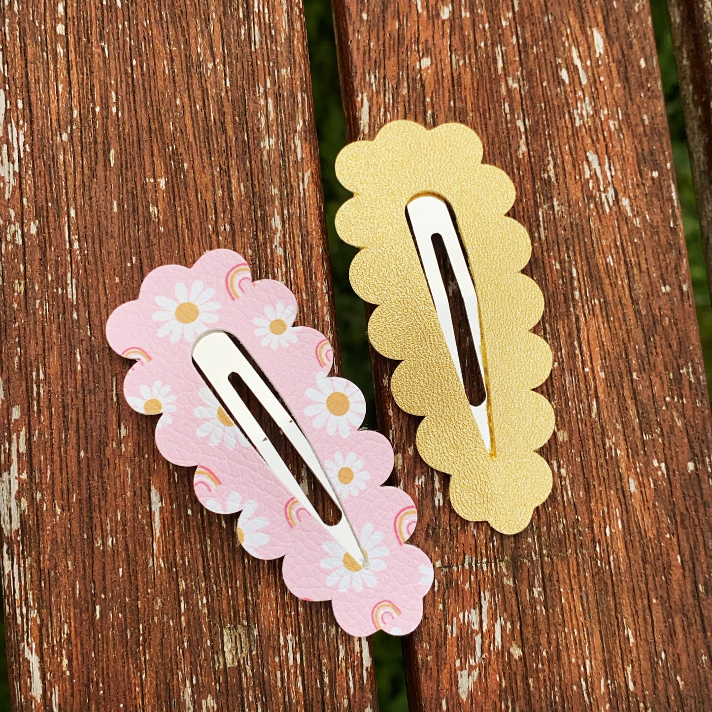 7cm Pink Daisy Snap Clip Pair