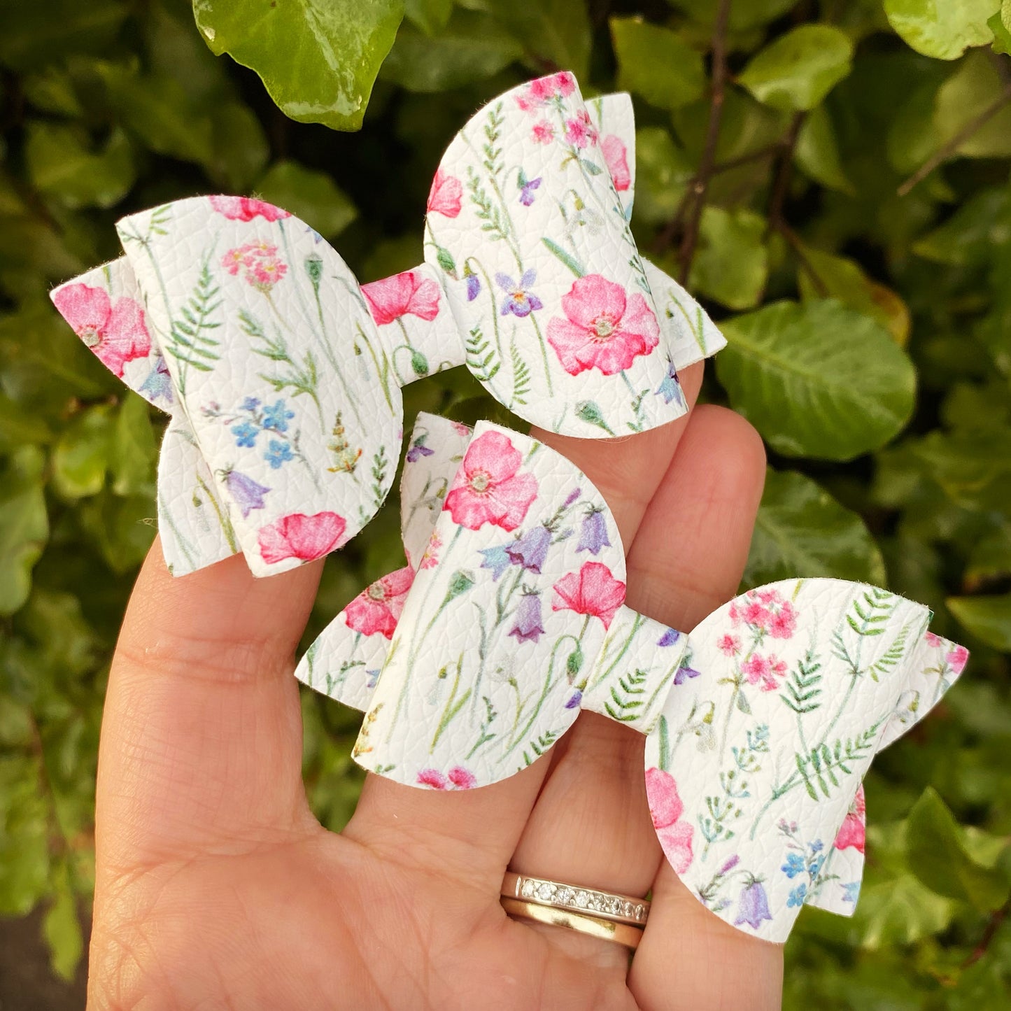 Wildflower Mini Beauty bow