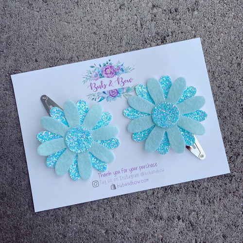 Light Blue Dainty Daisy