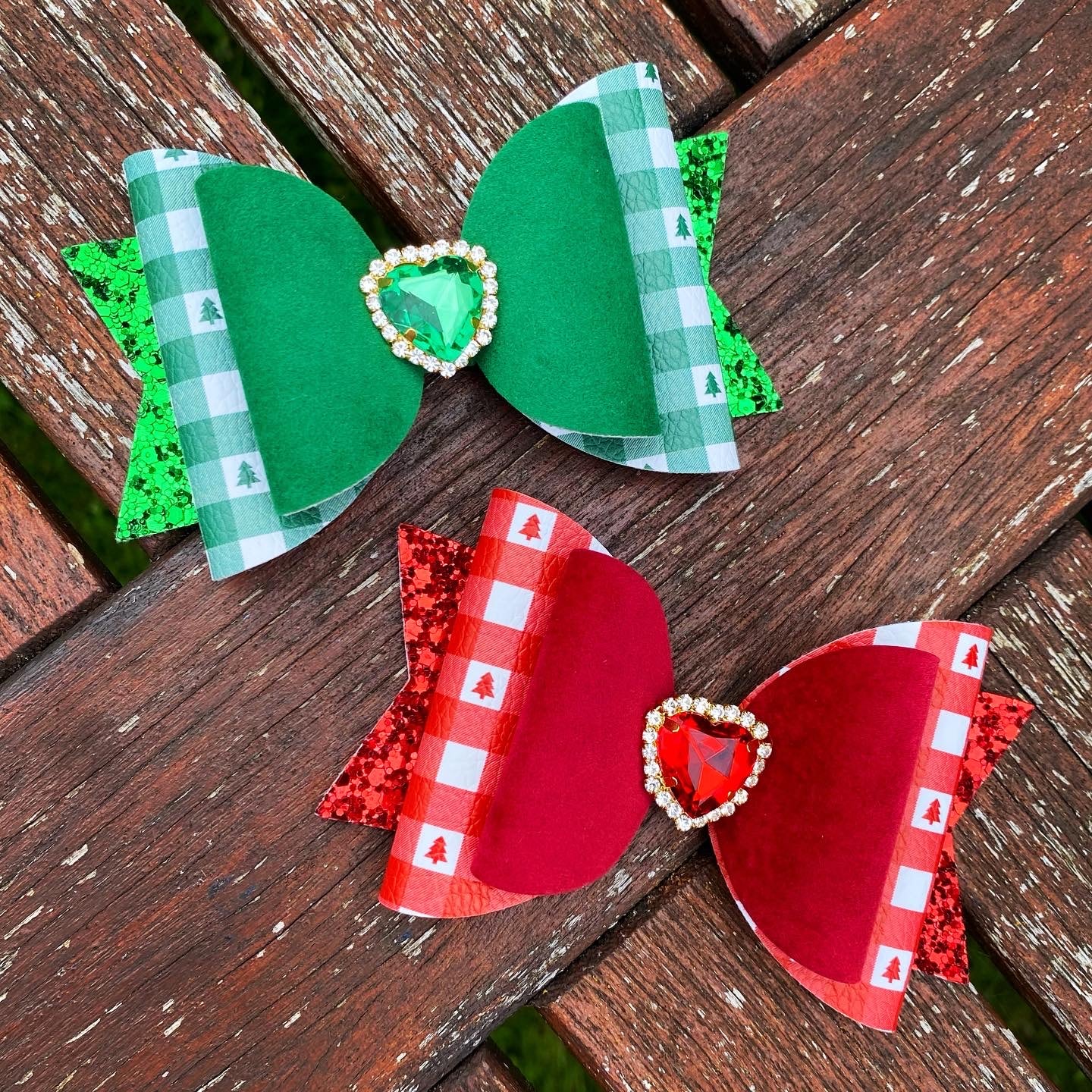 Christmas Gingham Embellished bow (Green)