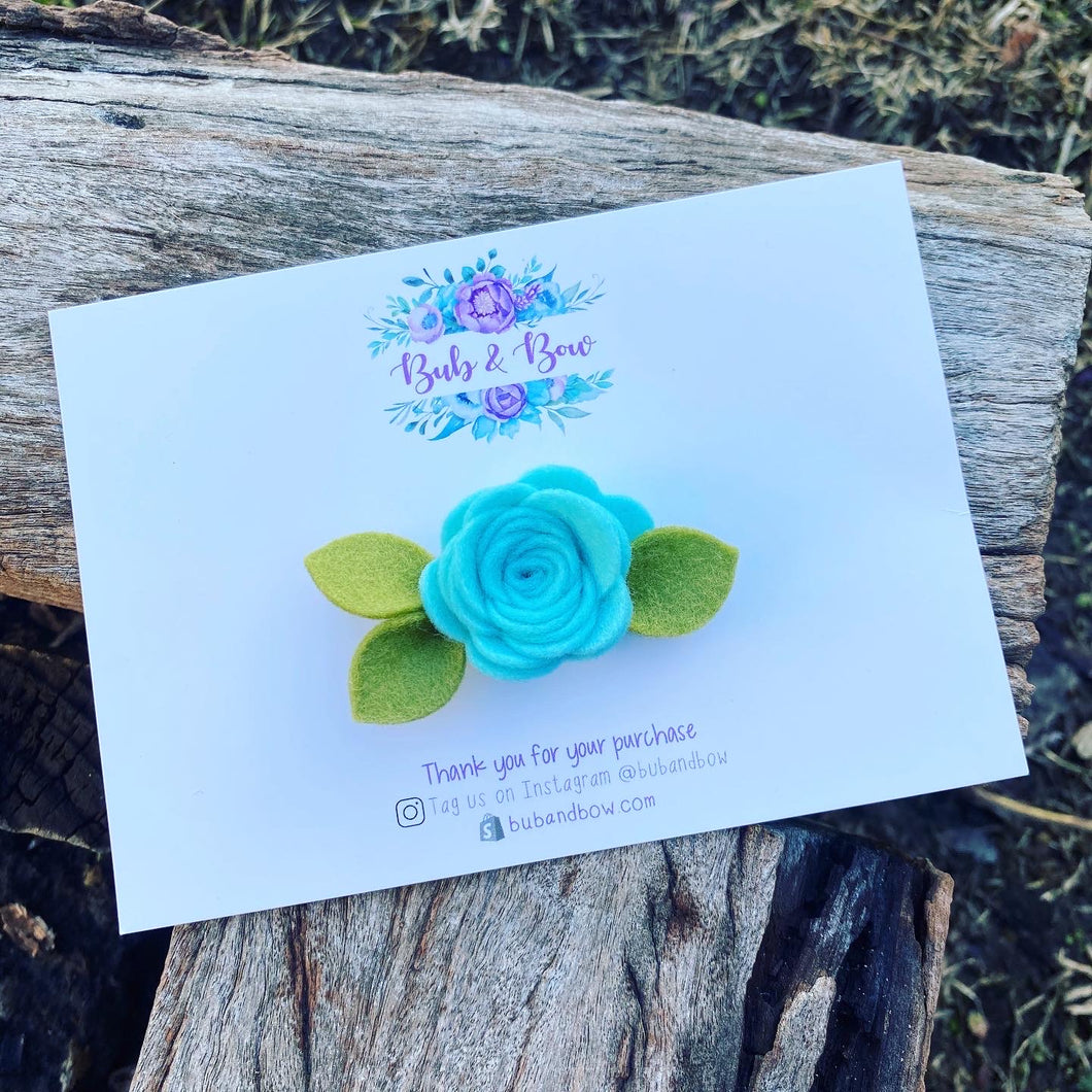 Mini Felt Bloom (Soft Celeste)