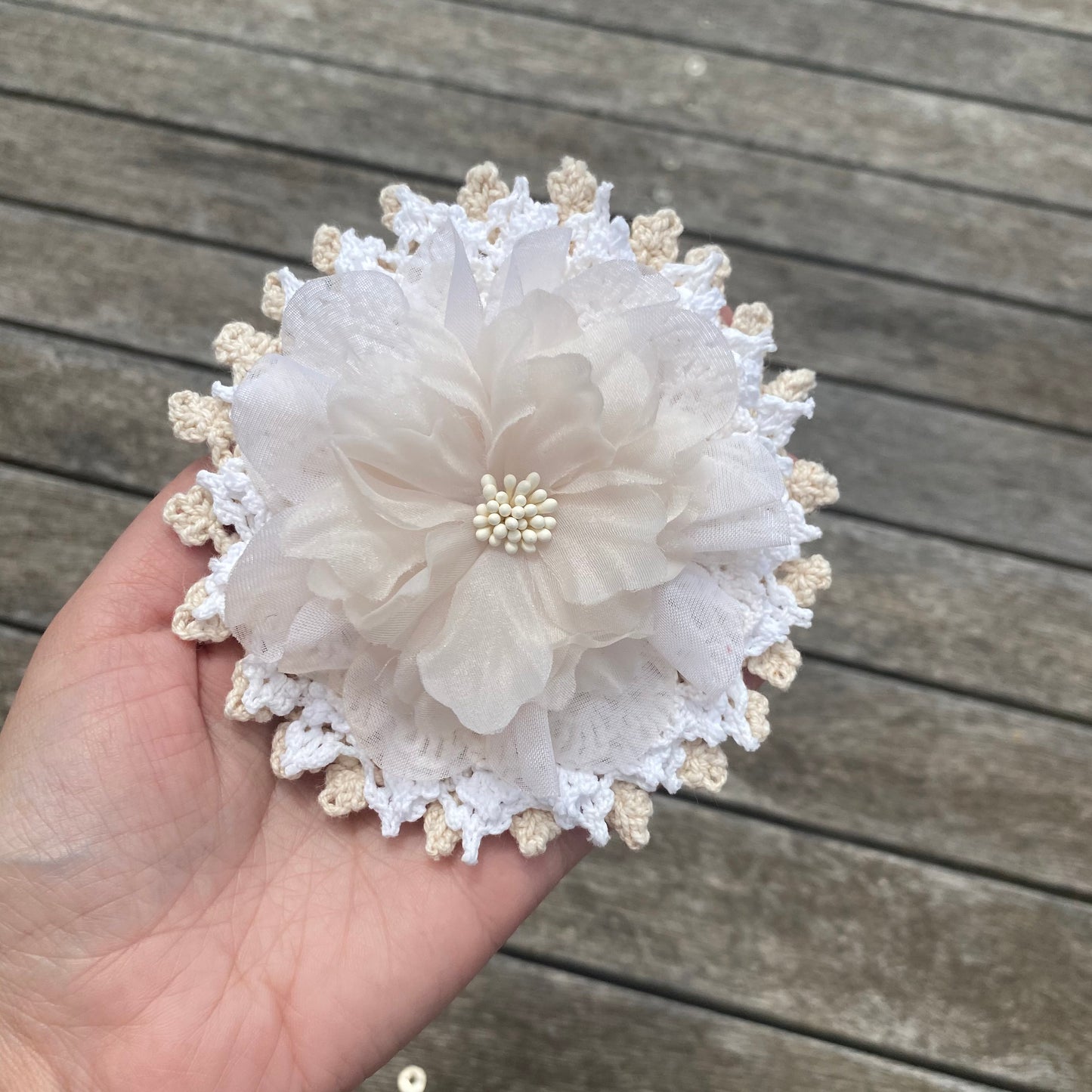 Vintage Lace Flower (Large)