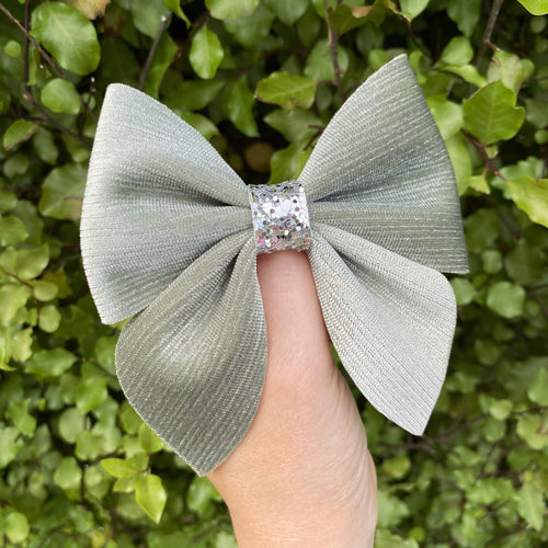 Luxe Velvet Sailor Bow (Sage)