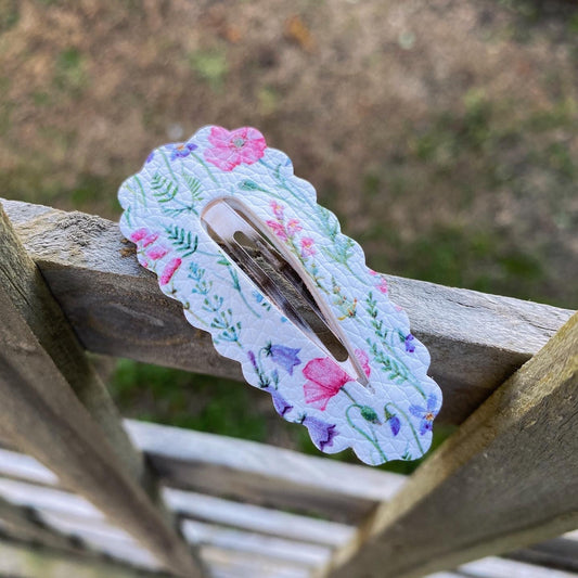 Be a Wildflower Scalloped Snap Clip